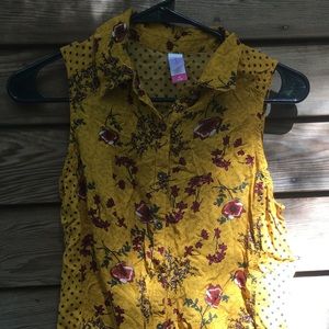 Floral Button-Down Blouse!